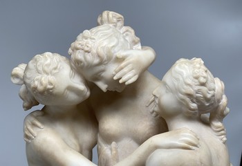 Три грации: культовая скульптура по модели Антонио Кановы